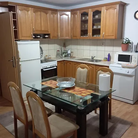 Dzenana S 3 Spavace Sobe